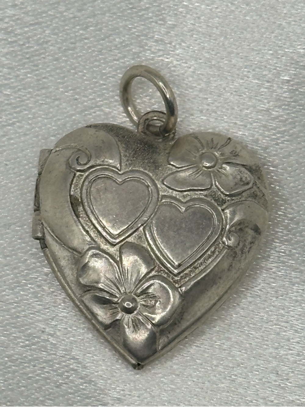 Vintage Sterling Silver Sweetheart Locket